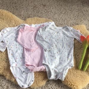 Onesie bodysuits. short and long sleeve sets